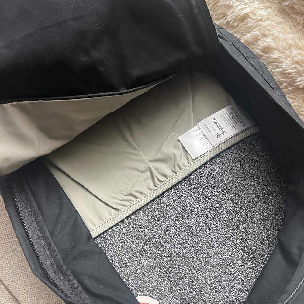 Fjallraven Vardag 25 black backpack - NWT - Picture 8 of 9